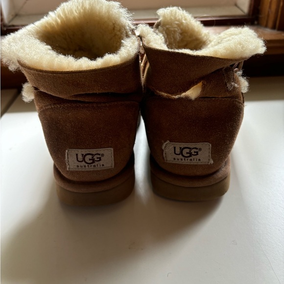 Chestnut Mini Bailey Button II Ugg Boots - Picture 4 of 12